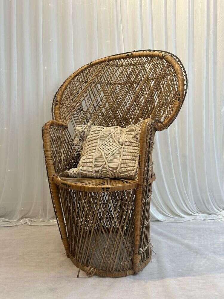 Location de chaise Emmanuelle et son coussin pour vos événements près de Dunkerque